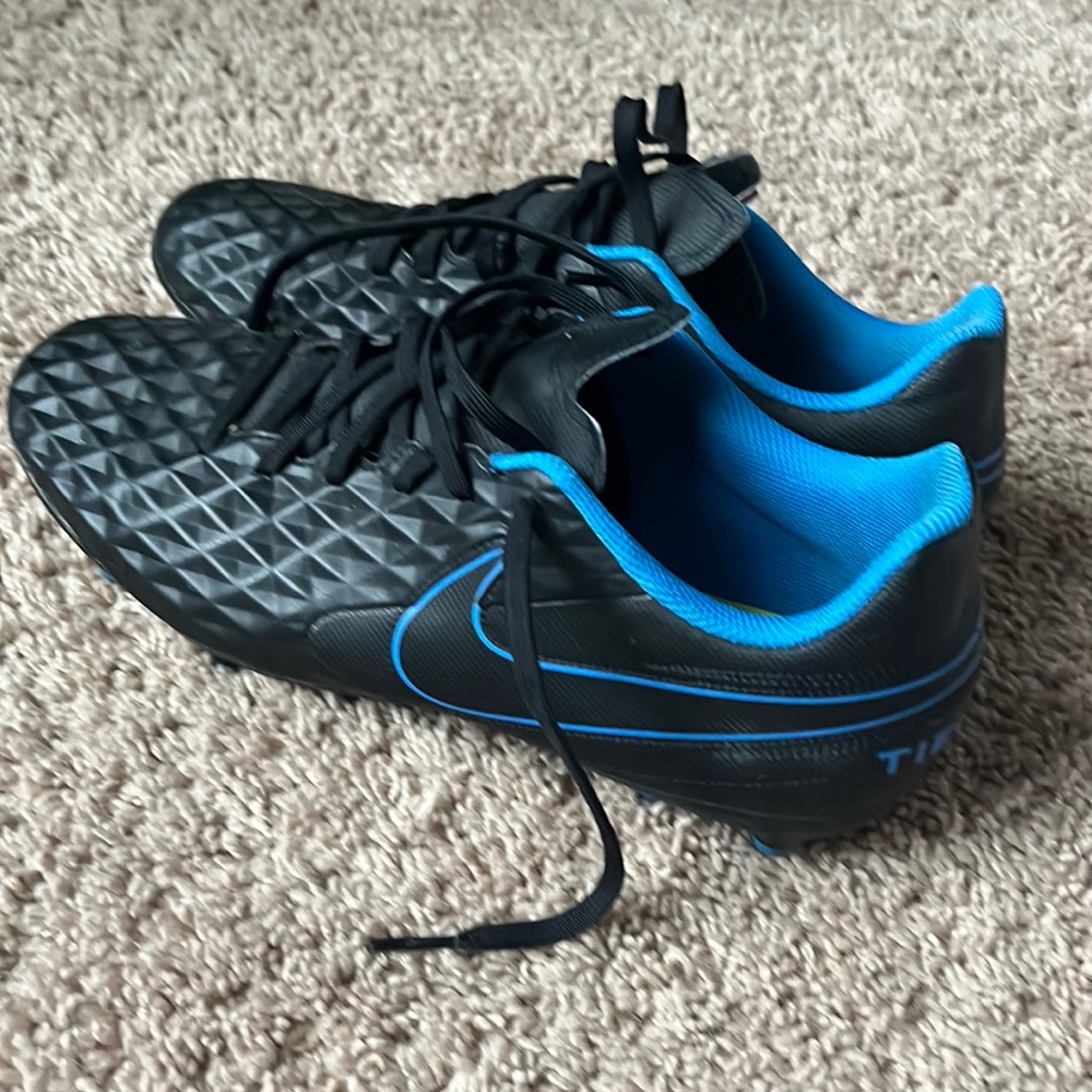 Nike Tiempo soccer cleats Size 9